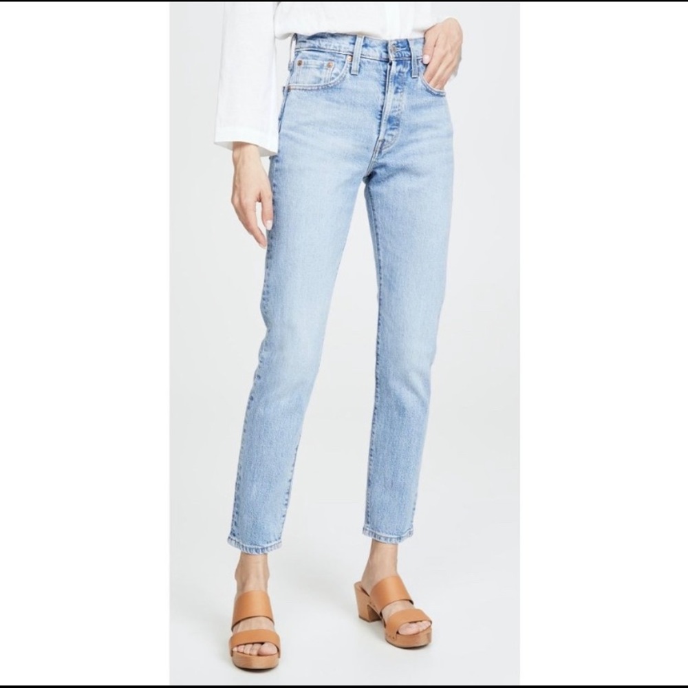 𝐌𝐎𝐕𝐈𝐍𝐆 𝙈𝙐𝙎𝙏 𝗦𝗘𝗟𝗟 NWOT Levi’s 501 skinny straight tango light 29